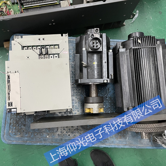 安川伺服放大器報(bào)警顯示A.F1/A.F3維修電話(huà)