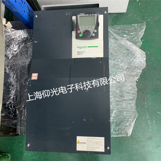 ʩ�͵�ATV610 ϵ��׃�l����ʾ��(n��i)���e�`27 ��INFR�����̎����