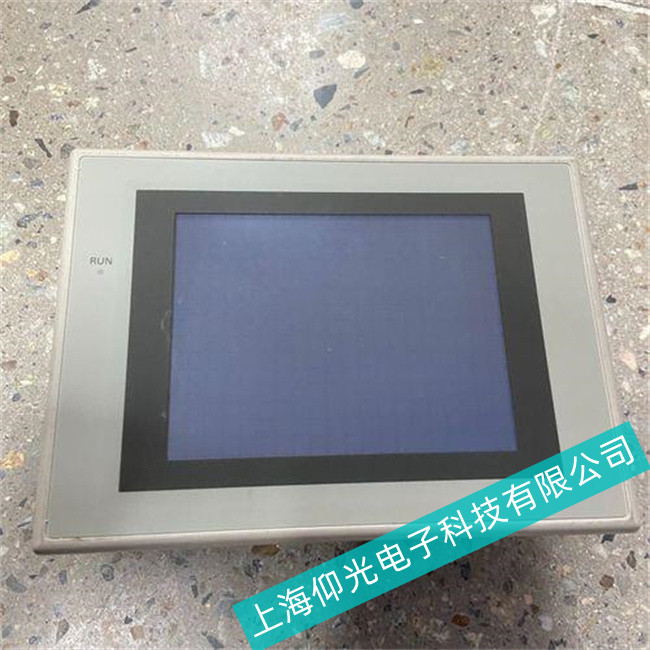 加工中心歐姆龍工控機FZ4-605-10死機故障維修技術(shù)雄厚