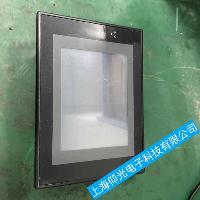 福建歐姆龍觸摸屏E32-TC200B4通電后反復(fù)閃屏不開(kāi)機(jī)故障維修服務(wù)中心