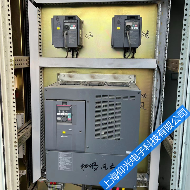 三菱A240-5.5KW變頻器換成A540-5.5KW時把A540-5.5KW“N”線接地維修案例