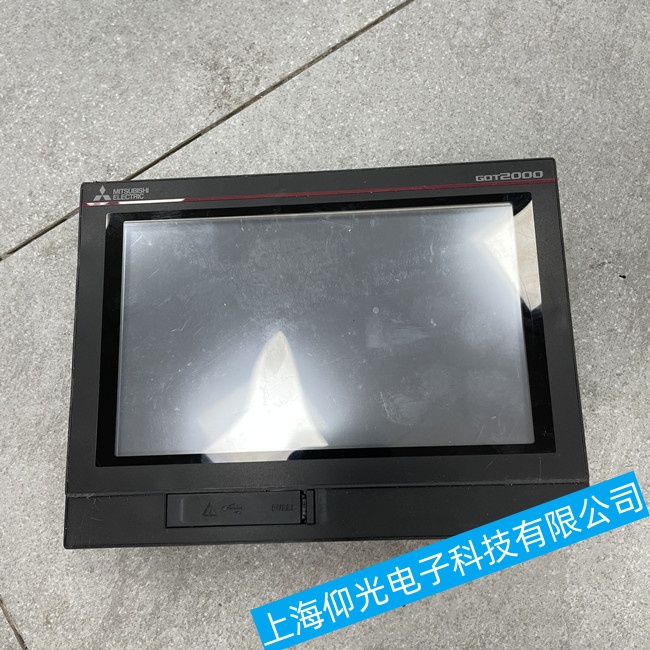 上海三菱觸摸屏藍(lán)屏花屏白屏故障維修哪家專業(yè)?